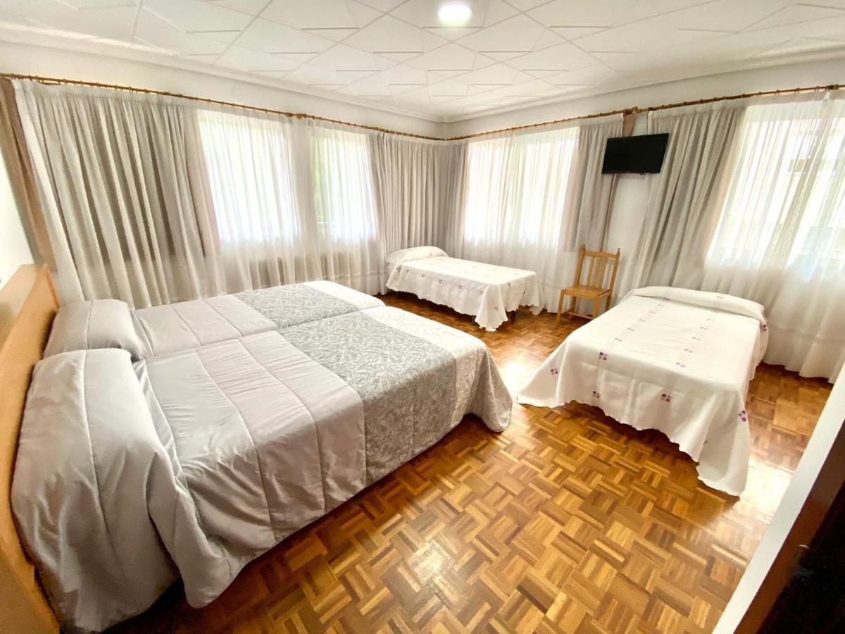 Garden Lodge Hostal Evencio Ribadavia Esterno foto