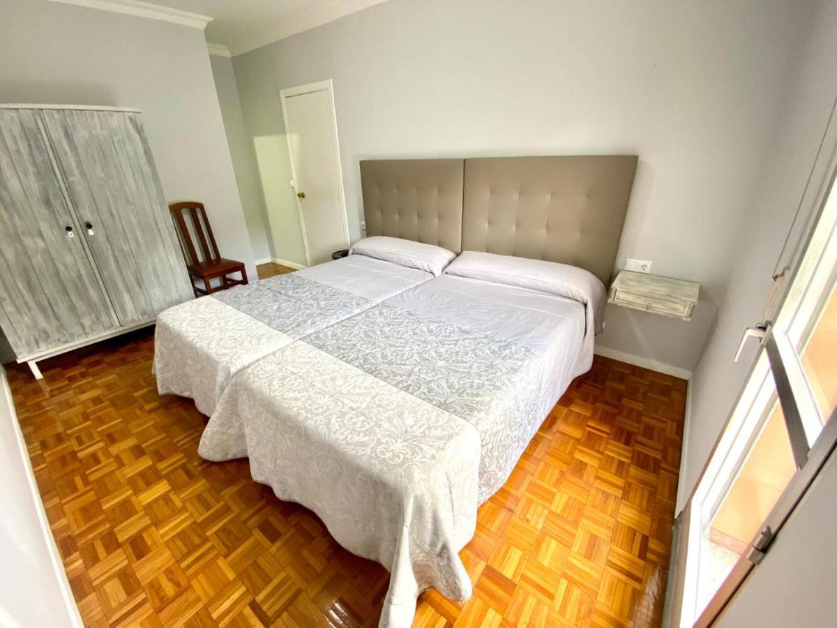 Garden Lodge Hostal Evencio Ribadavia Esterno foto