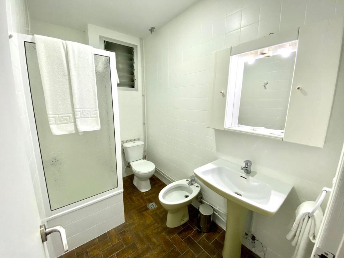 Garden Lodge Hostal Evencio Ribadavia Esterno foto