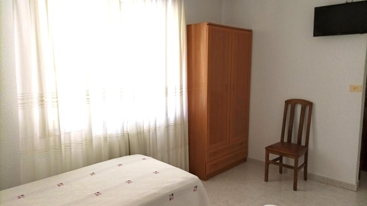 Garden Lodge Hostal Evencio Ribadavia Esterno foto