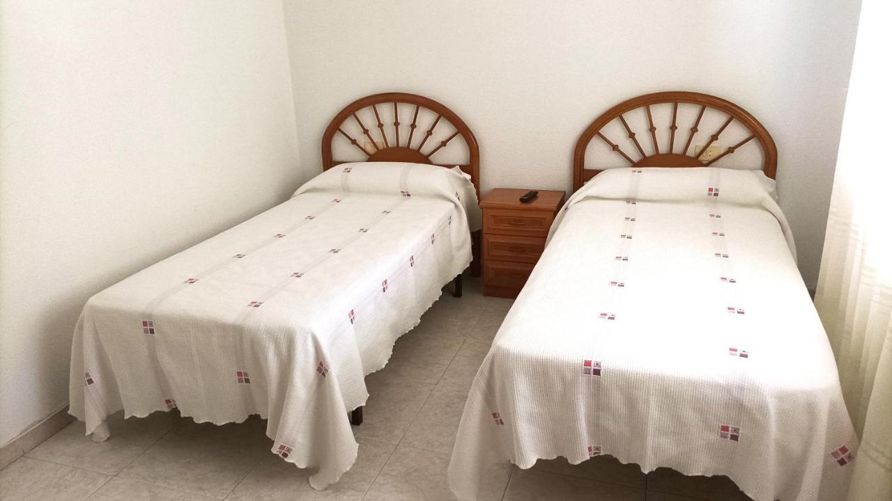 Garden Lodge Hostal Evencio Ribadavia Esterno foto