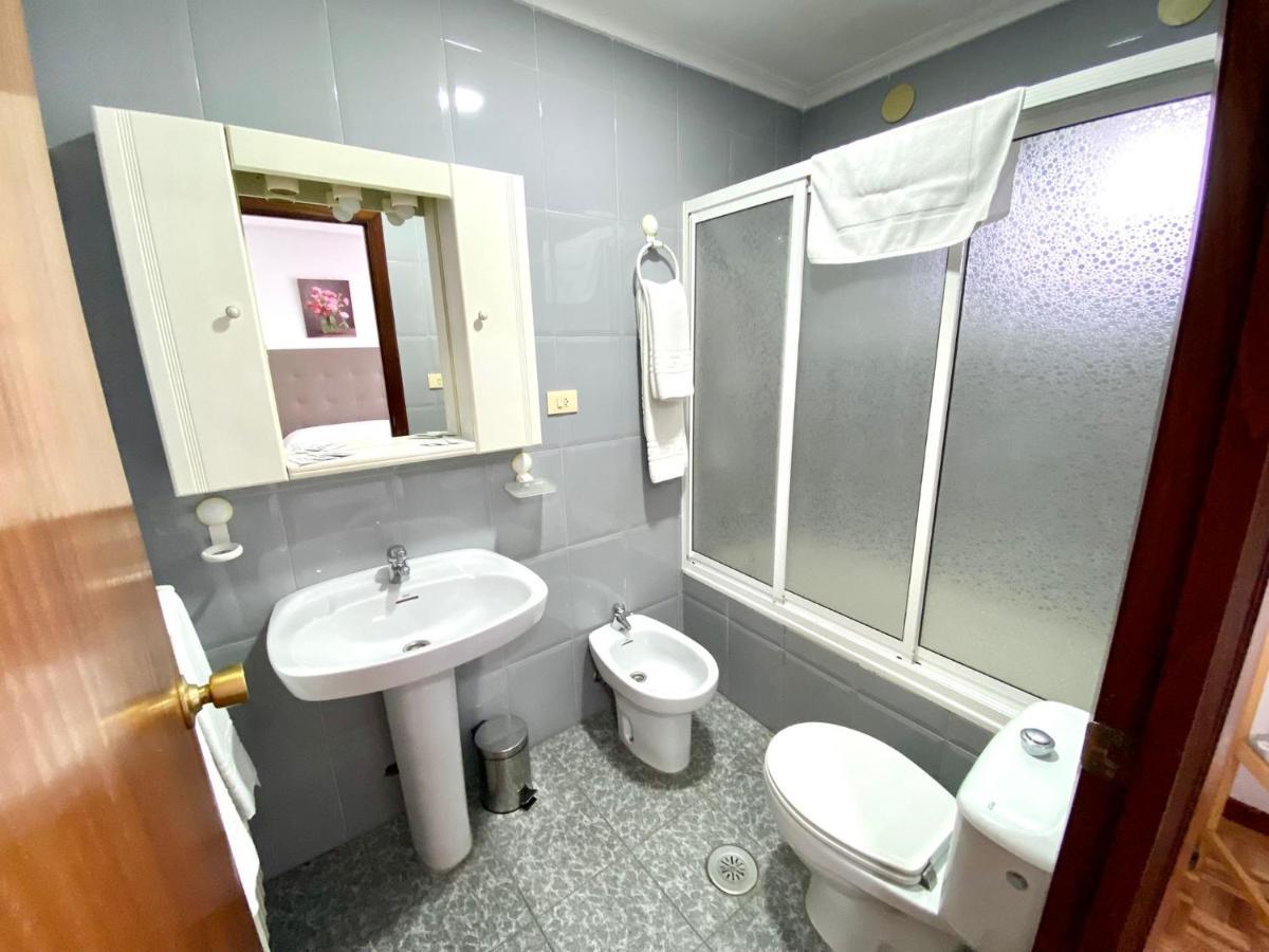 Garden Lodge Hostal Evencio Ribadavia Esterno foto