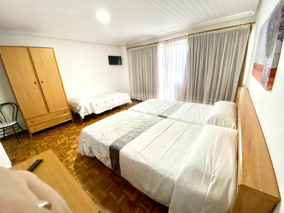 Garden Lodge Hostal Evencio Ribadavia Esterno foto